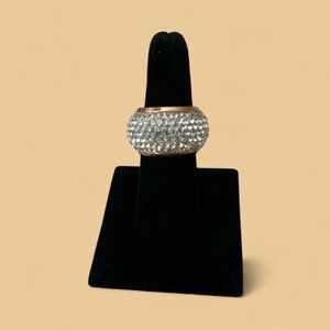Elegant Rose Gold Crystal Women's Ring.